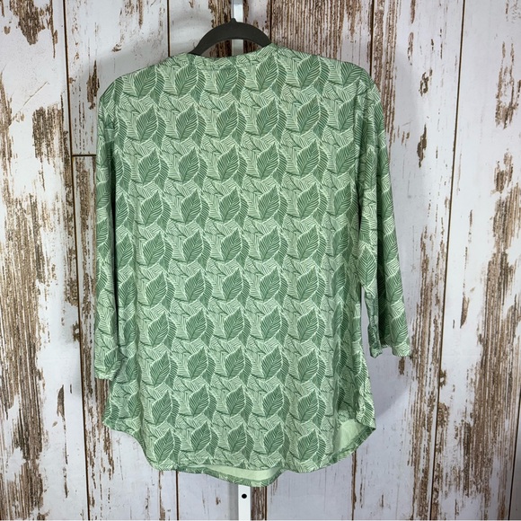 Arctic Cool, Green Leaf Pattern Long Sleeve Tee. Size Large. Excellent condition - Picture 4 of 4